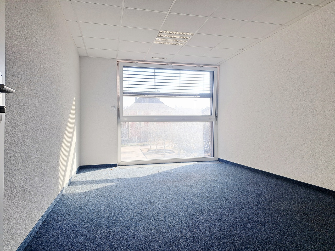 270m² commercial