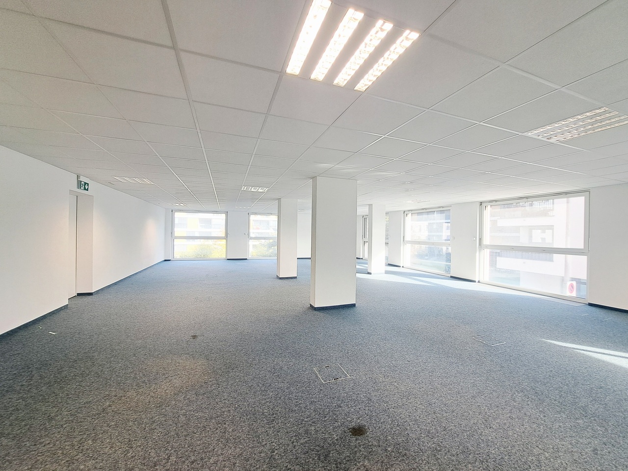 270m² commercial