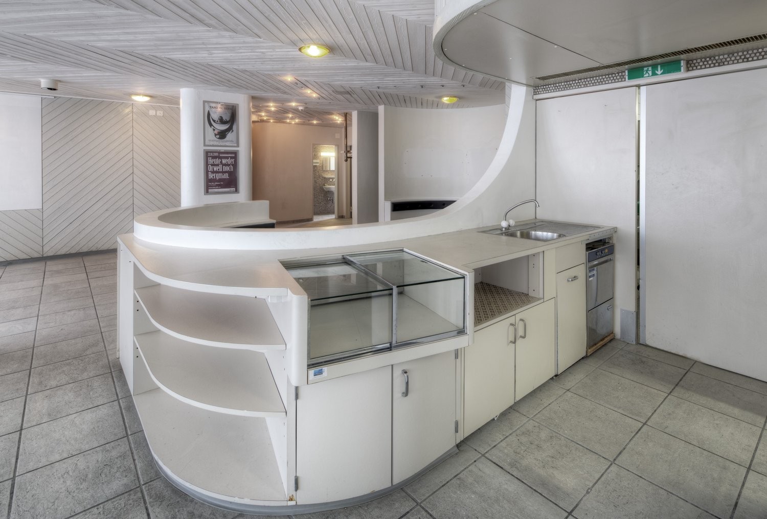 130m² office