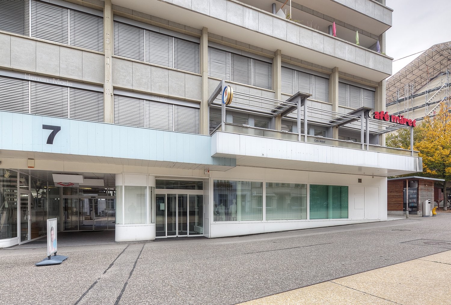 130m² office