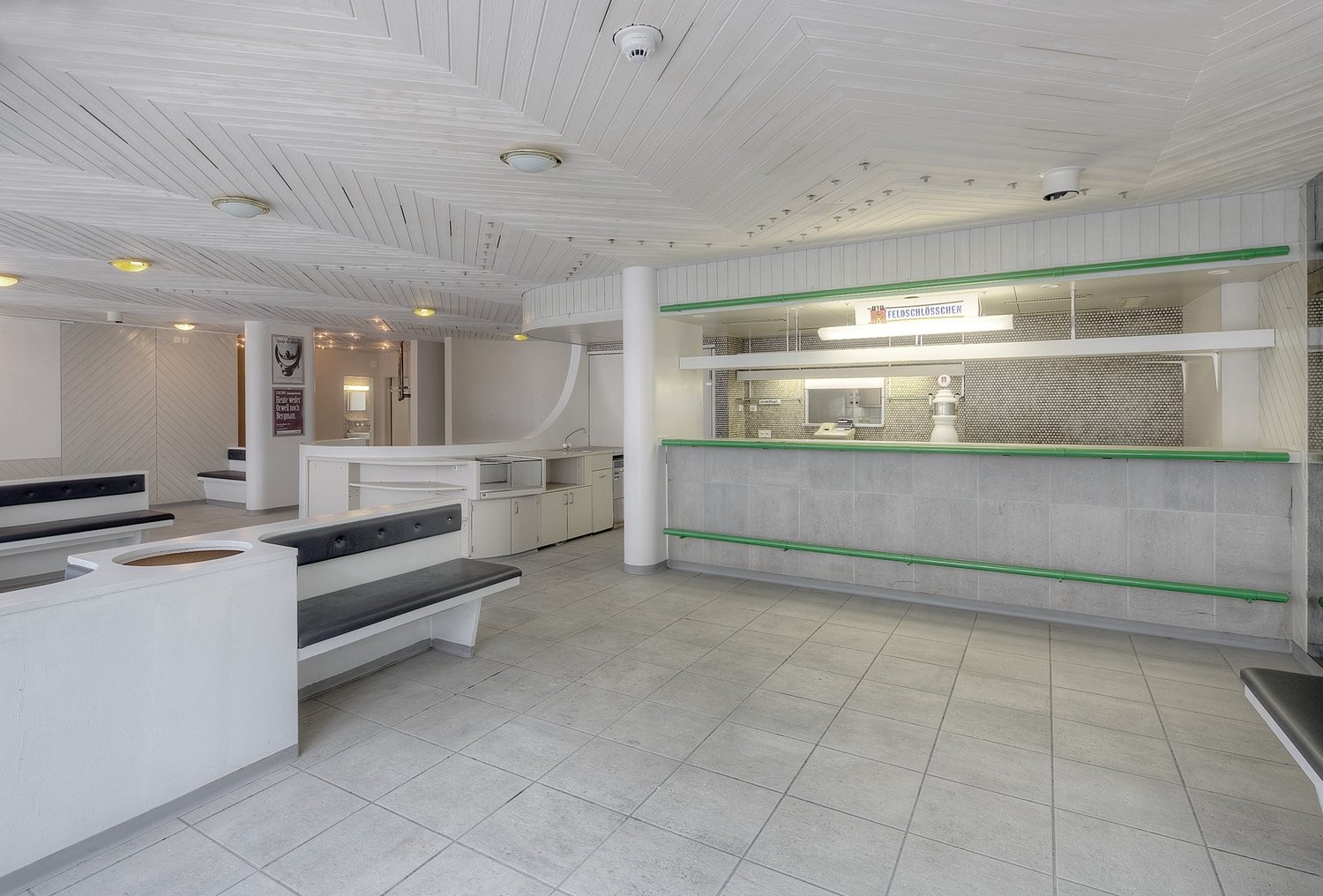 130m² office