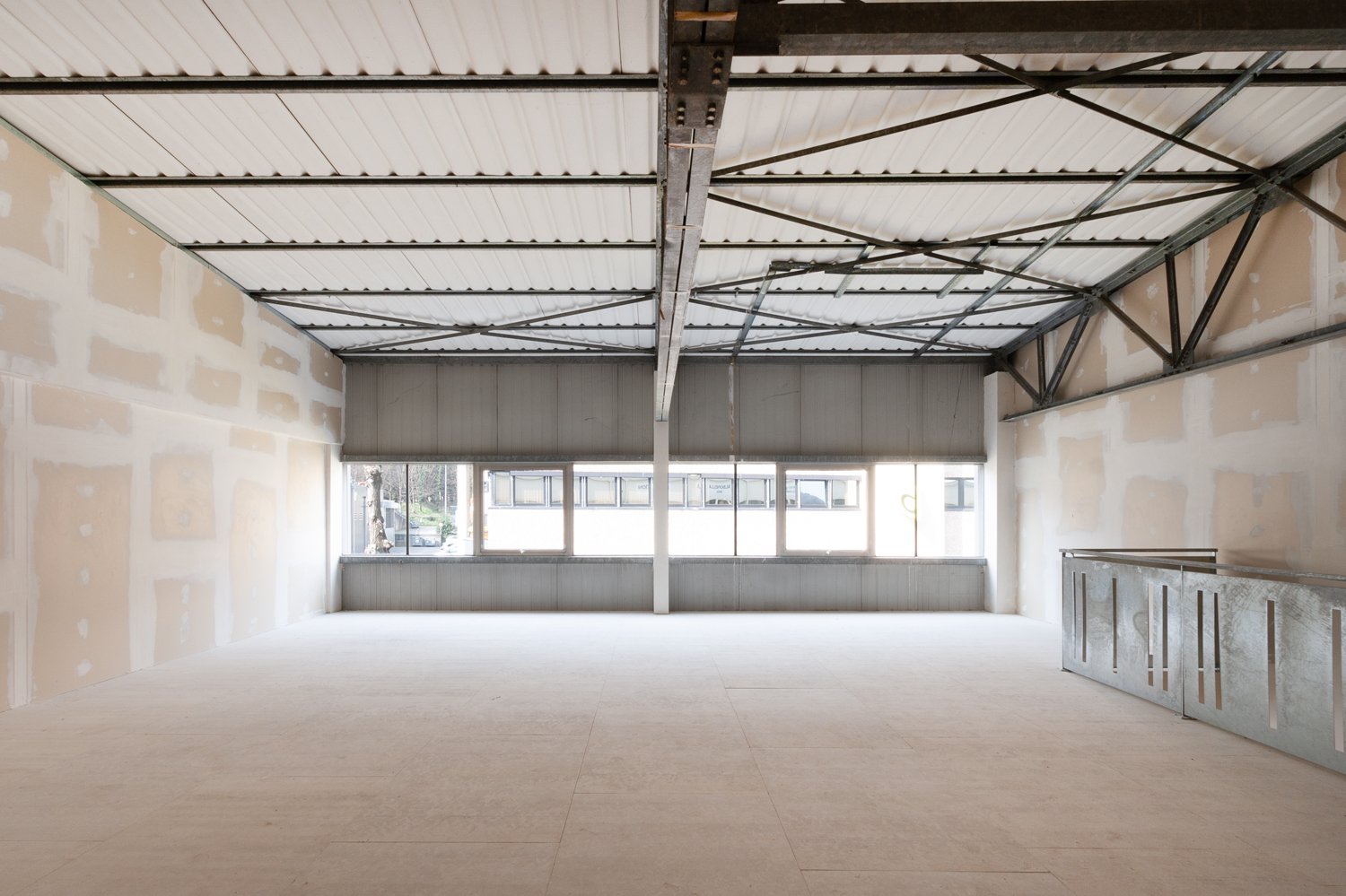 224m² industrial object