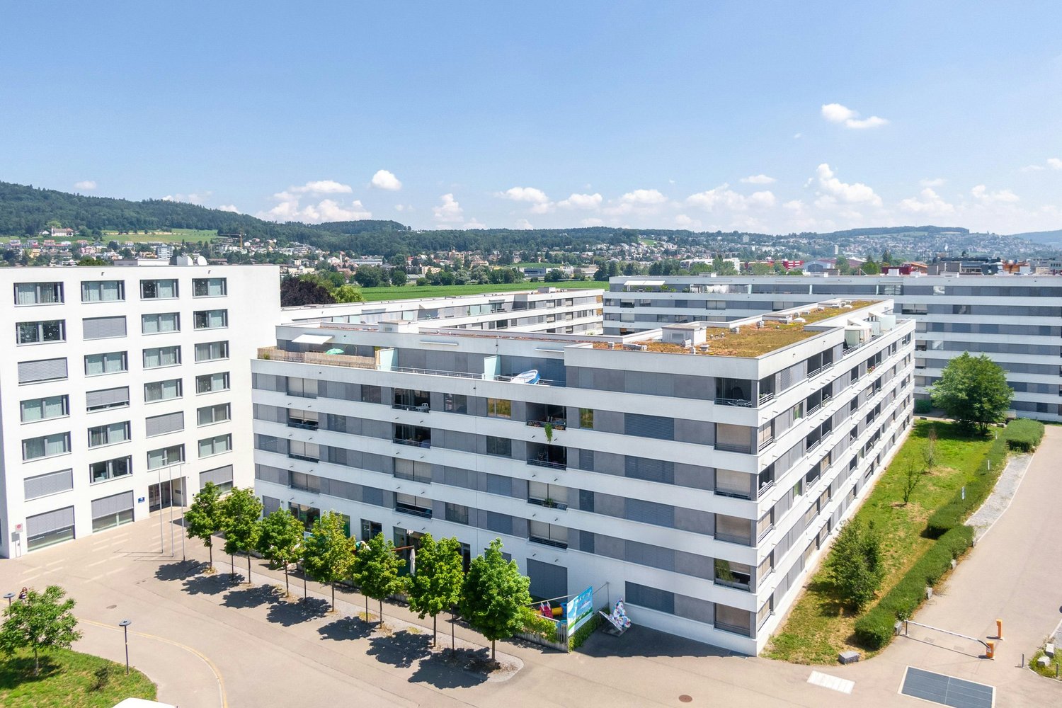 1278m² office