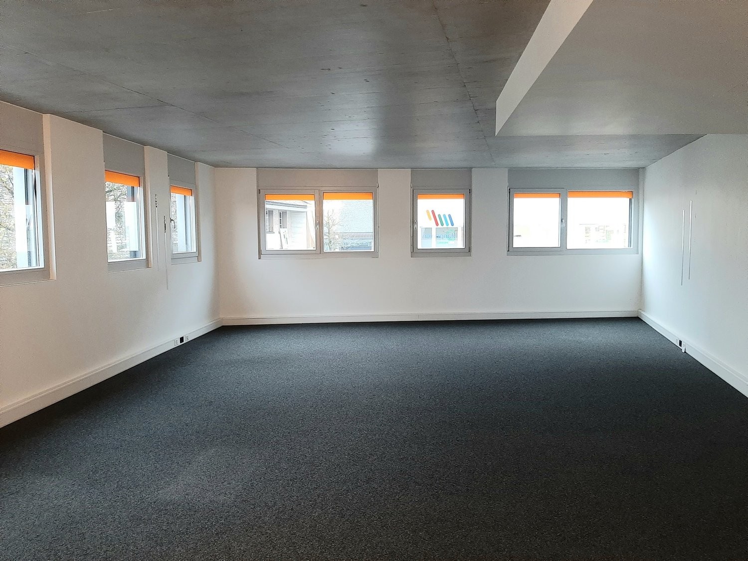 67m² office