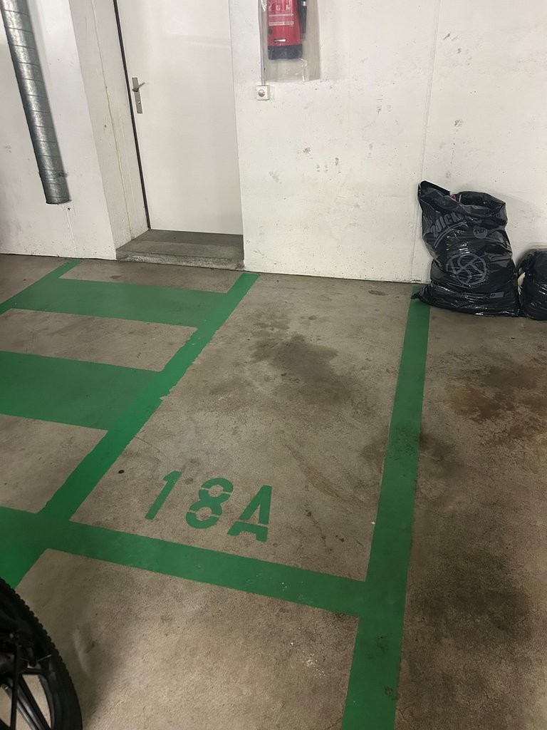 Posto auto coperto per biciclette
