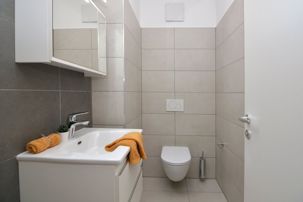 172m² office