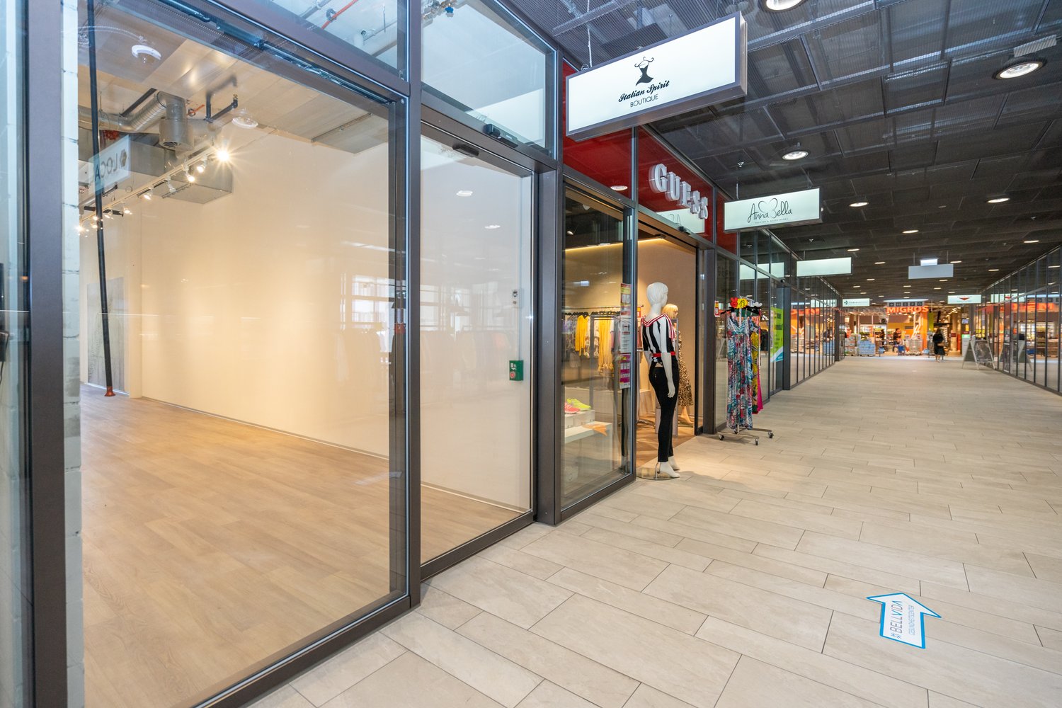 51m² negozio