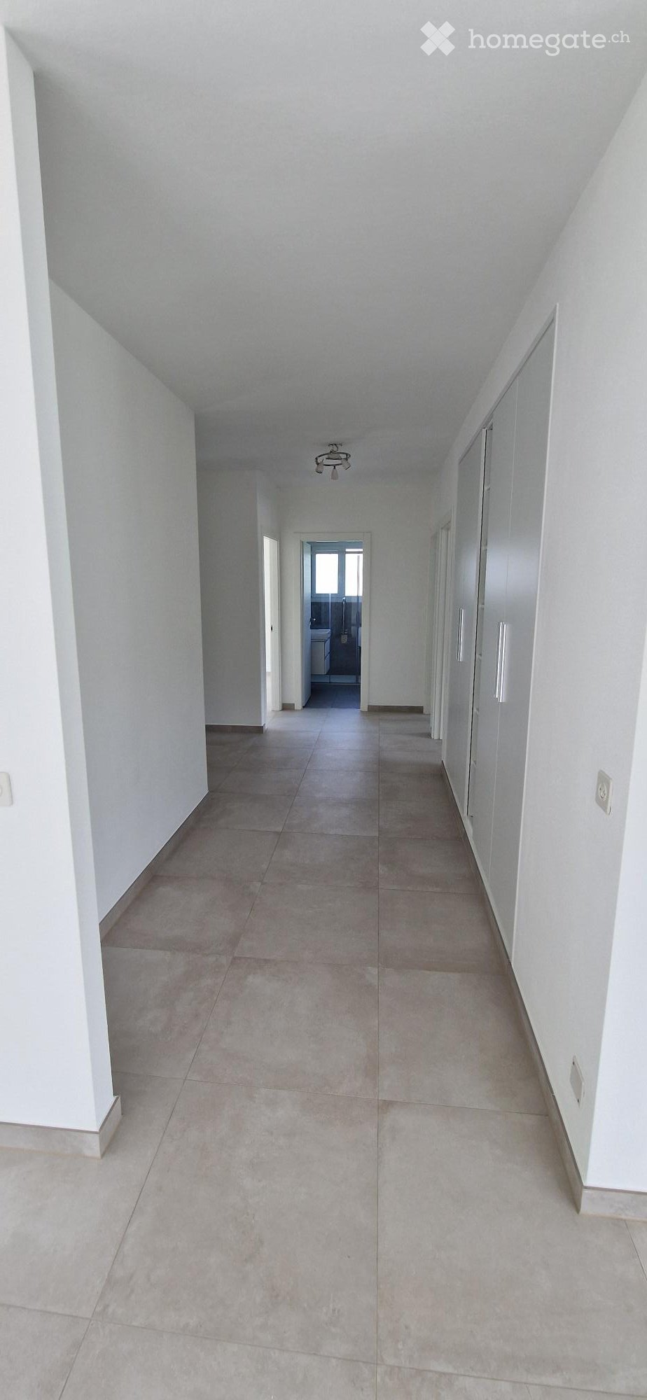 5 rooms apartment