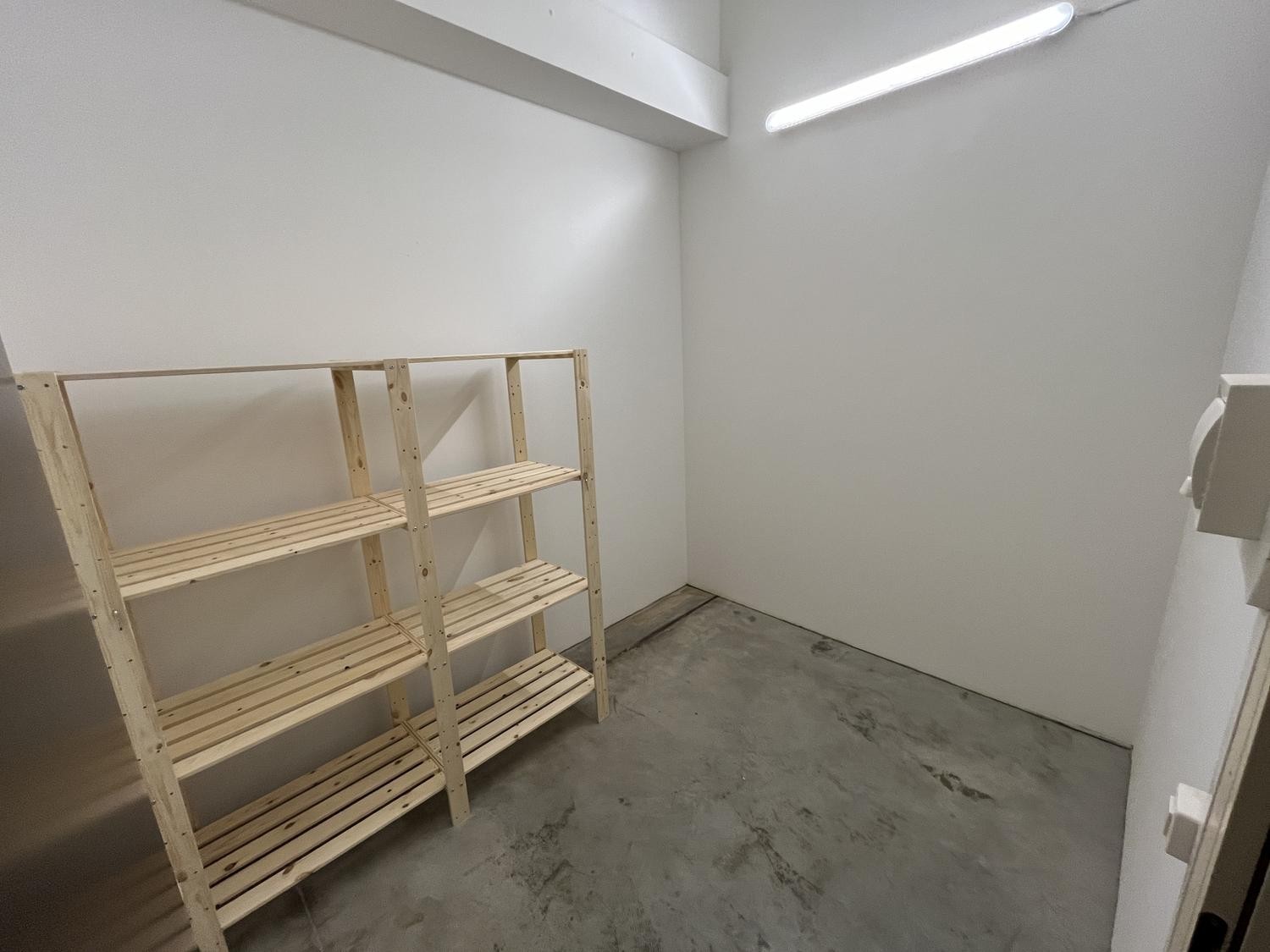 37m² commercial