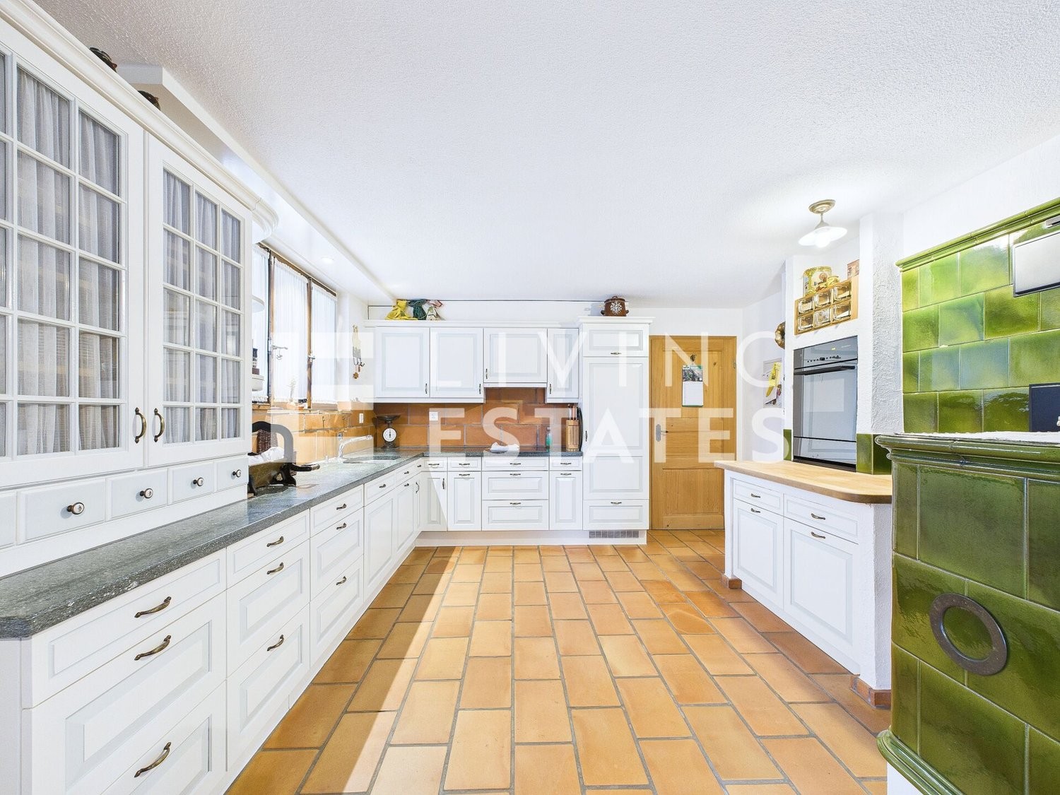 16 ½ rooms farm house