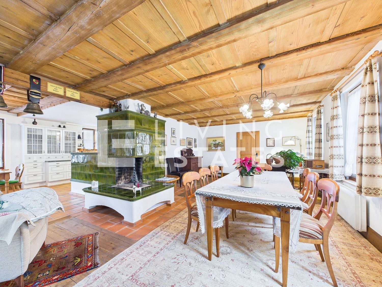 16 ½ rooms farm house
