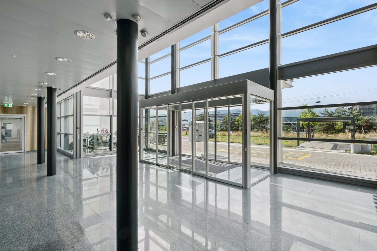 333m² office
