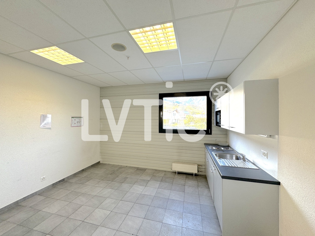 negozio di 290m²