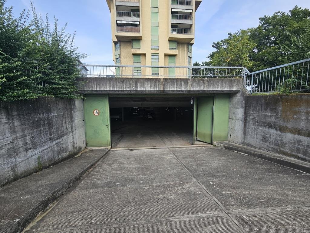 Underground slot