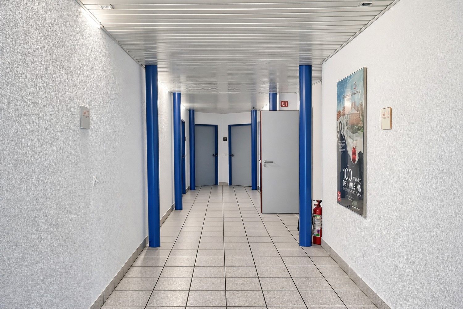 91m² office