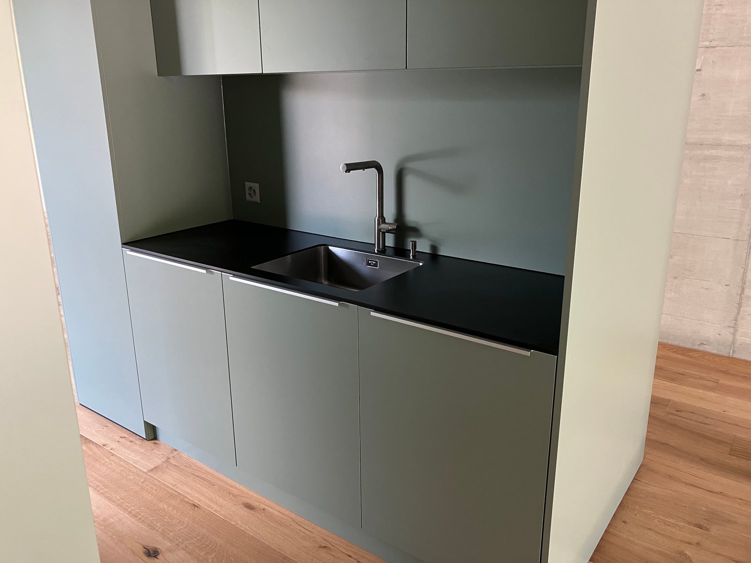 48m² office