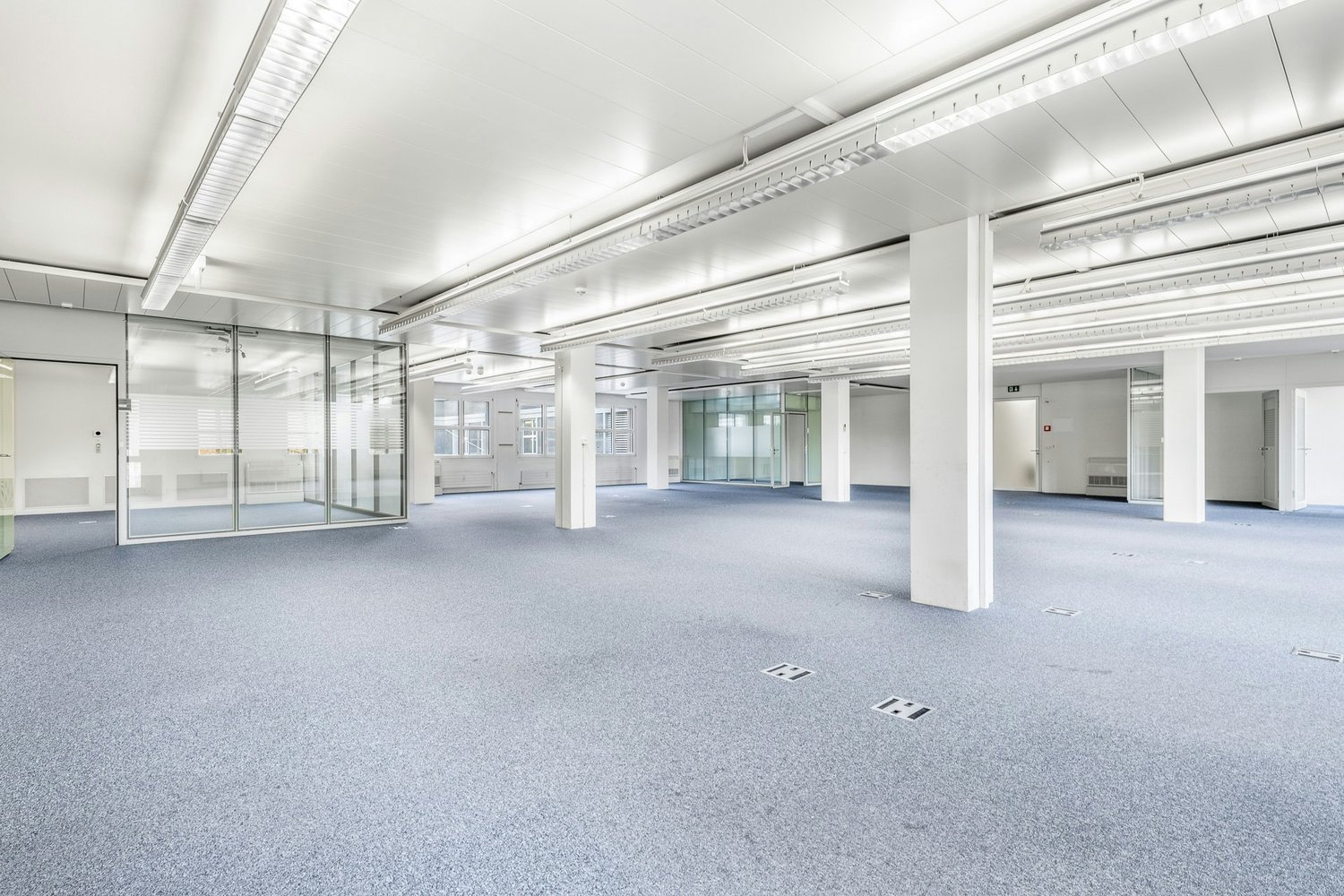 350m² office