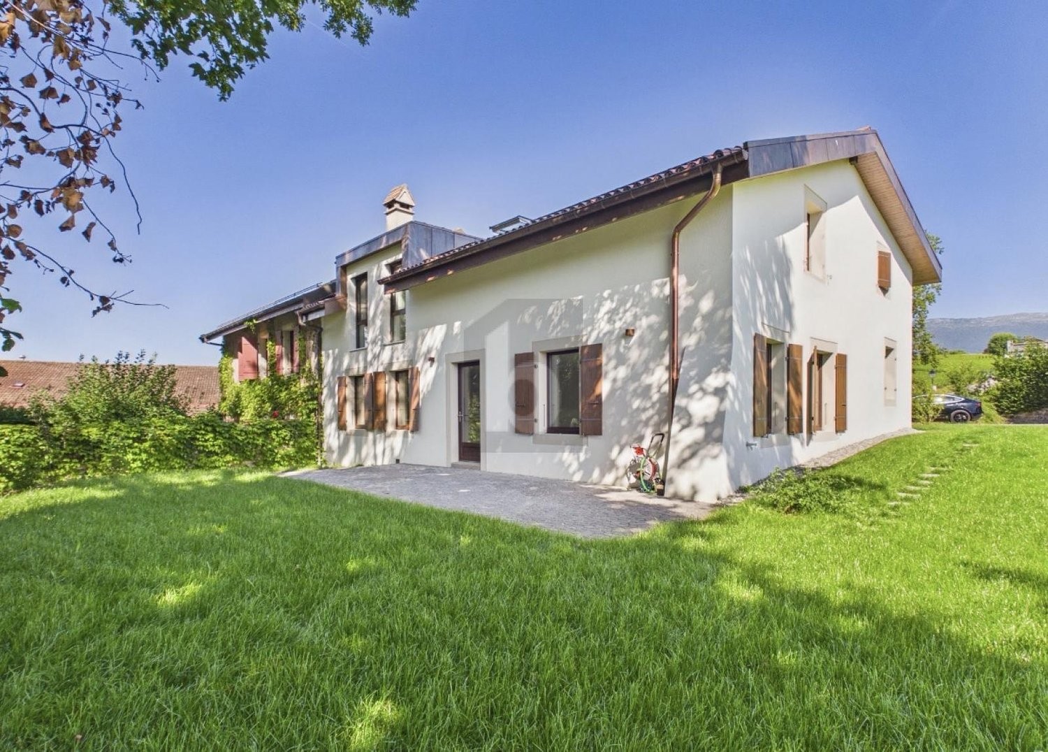 8 Zimmer Einfamilienhaus