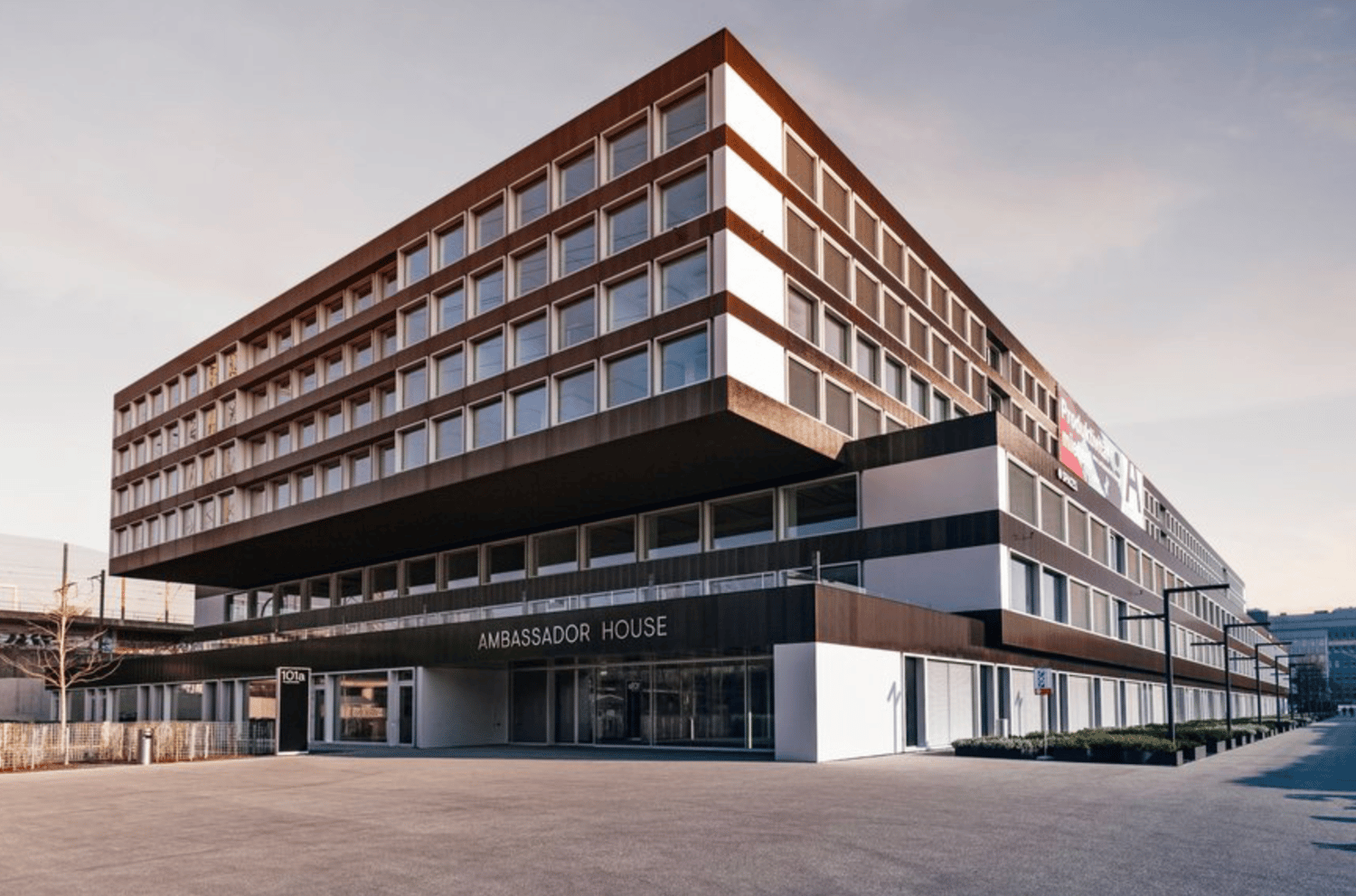 2160m² office