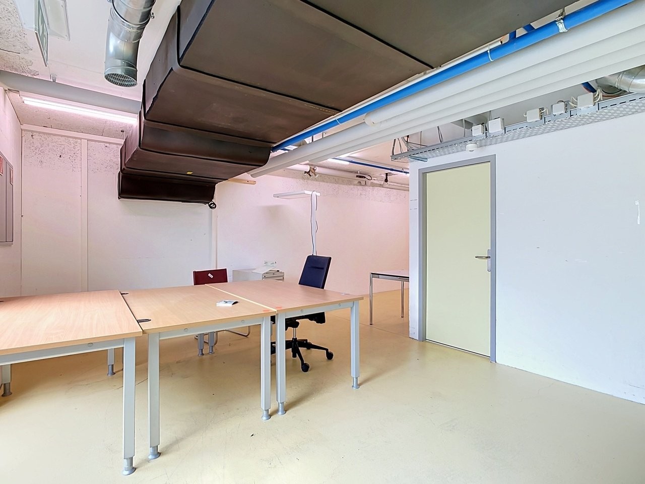 1130m² di deposito