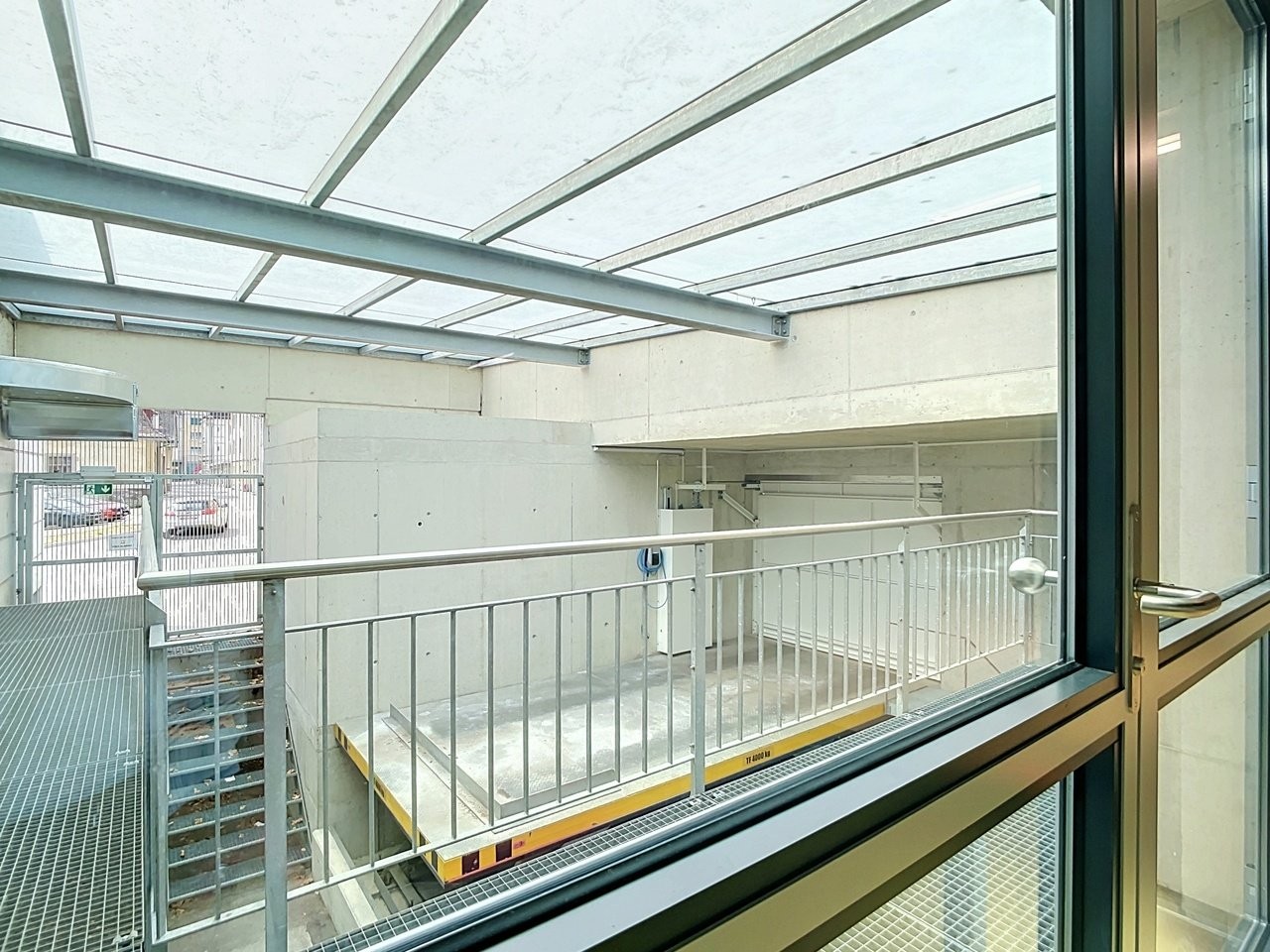 1130m² di deposito