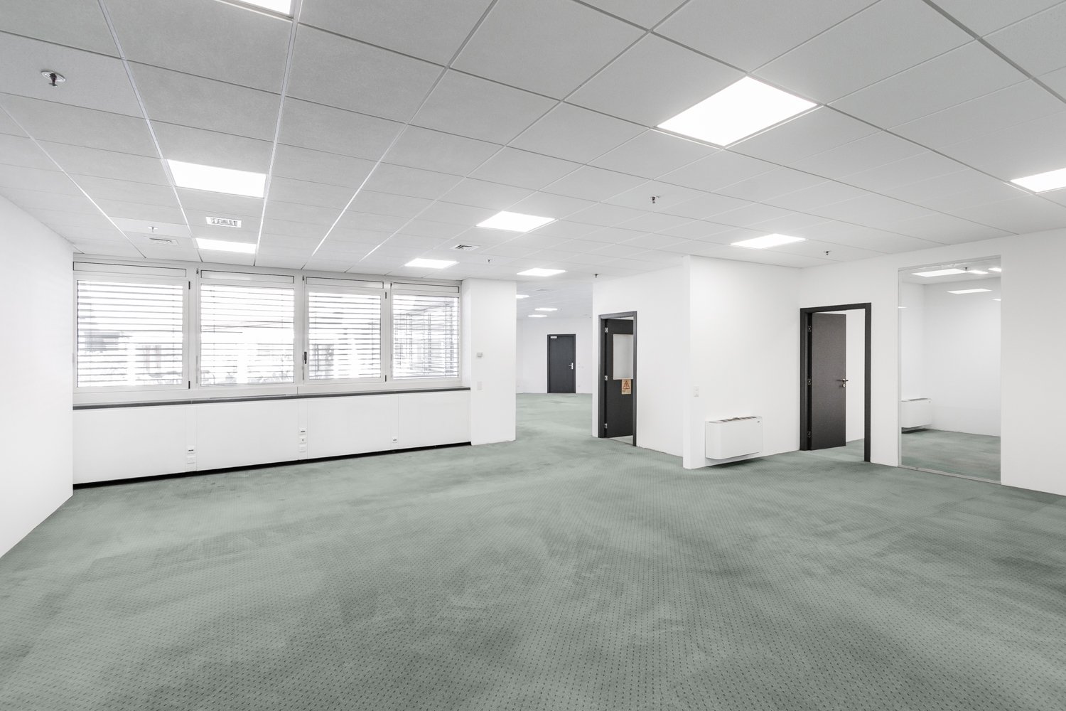 333m² office