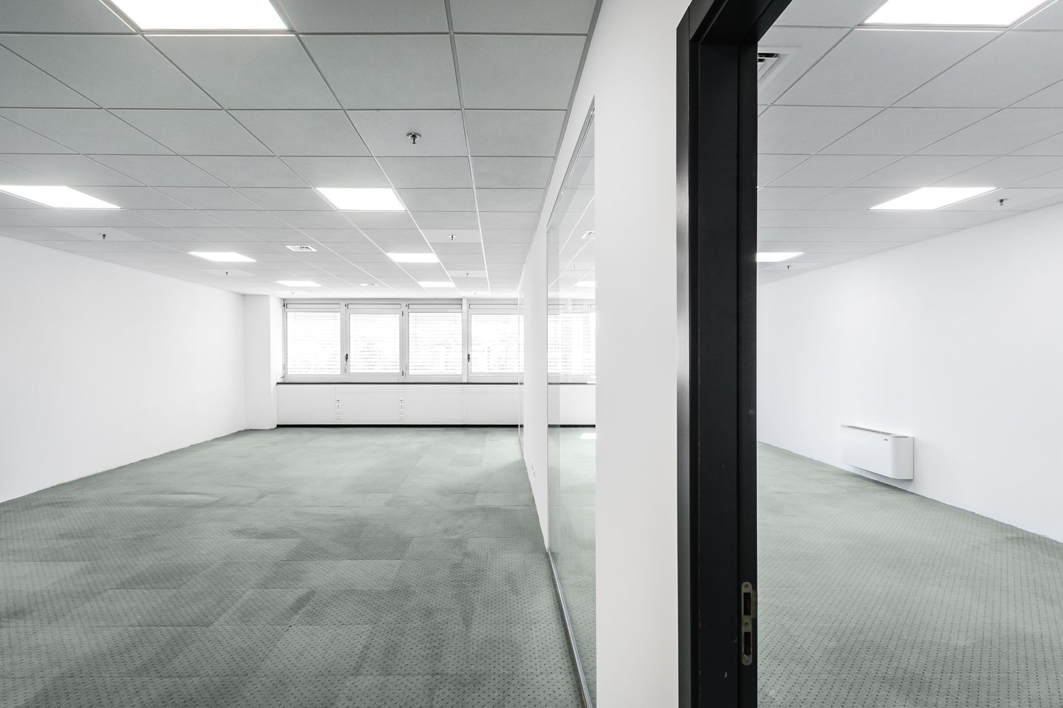 333m² office
