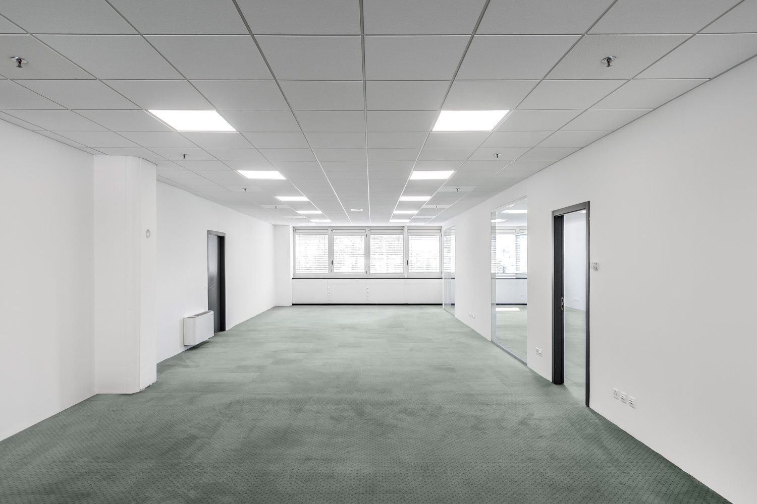 333m² office