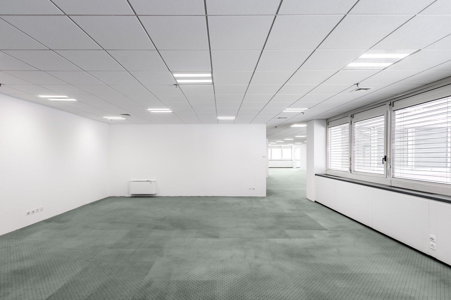 333m² office