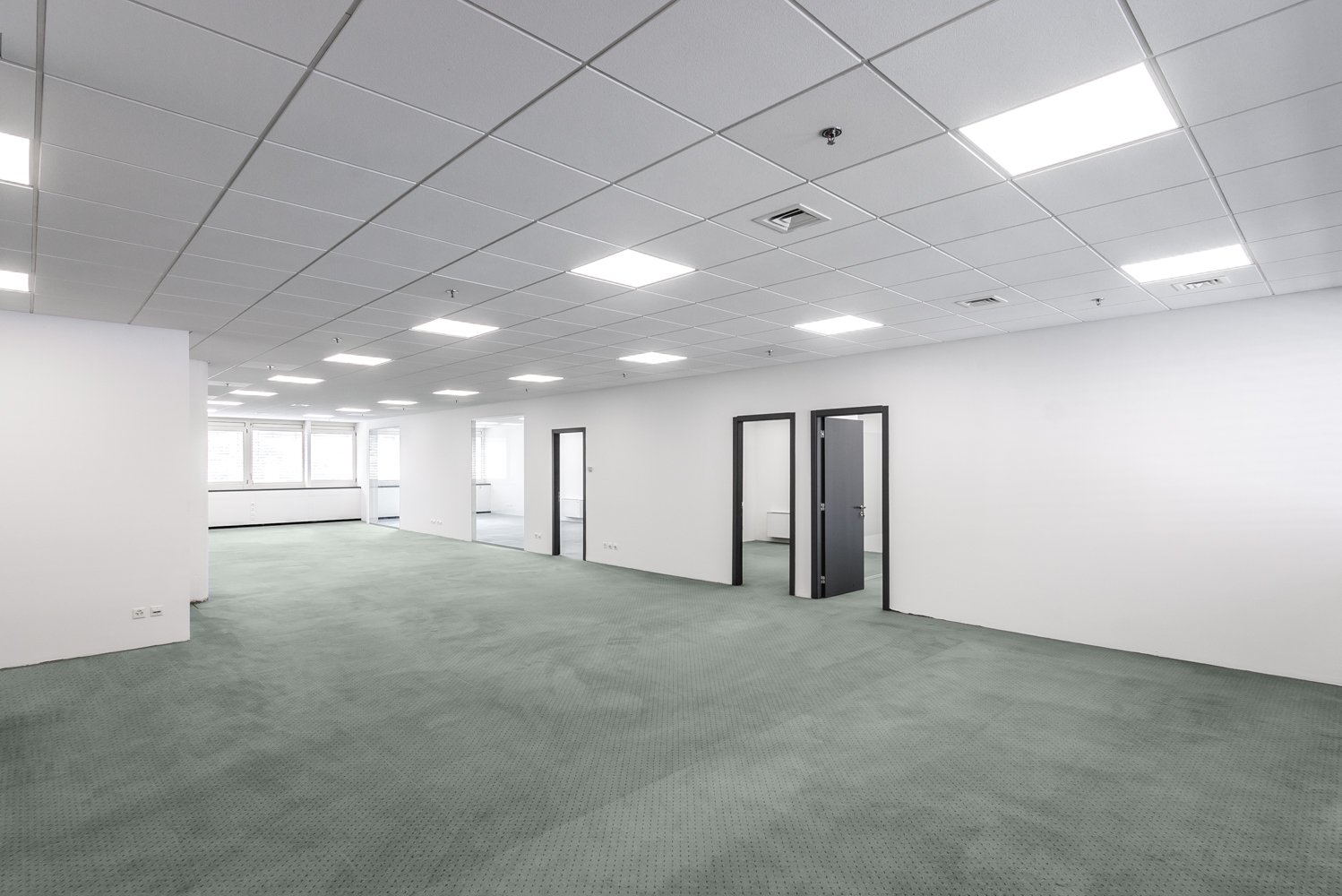 333m² office