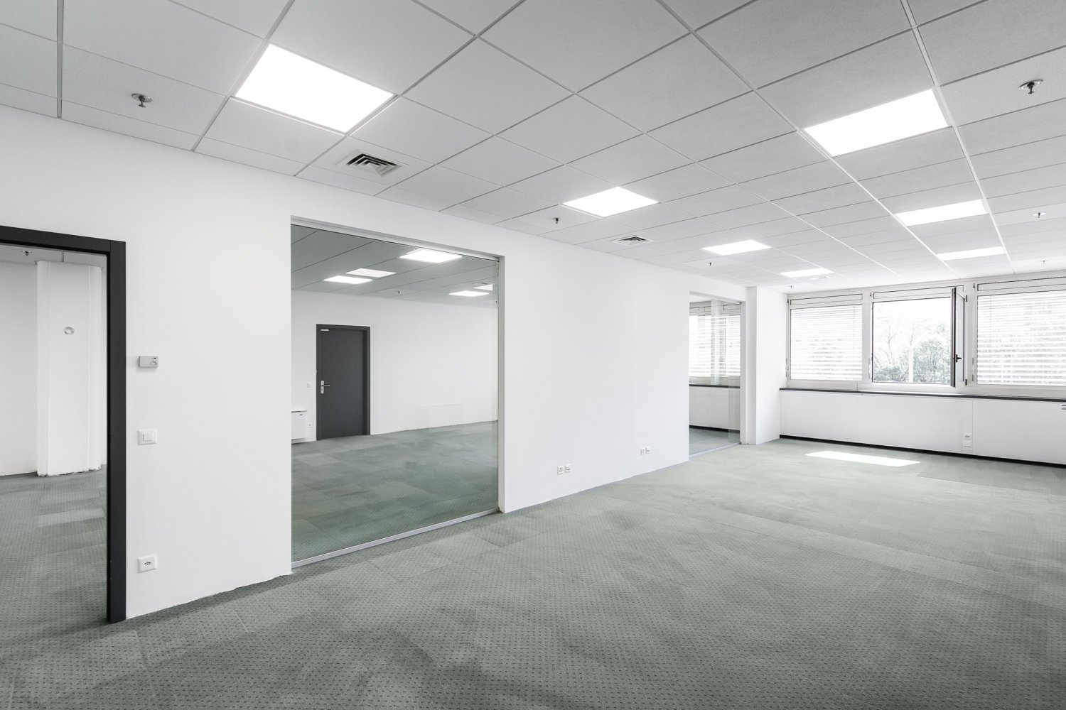 333m² office