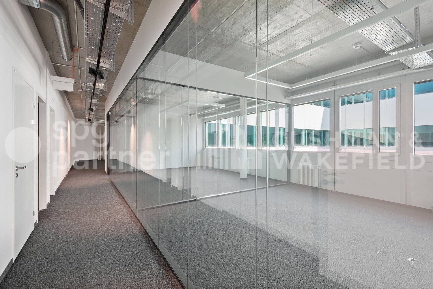 500m² office