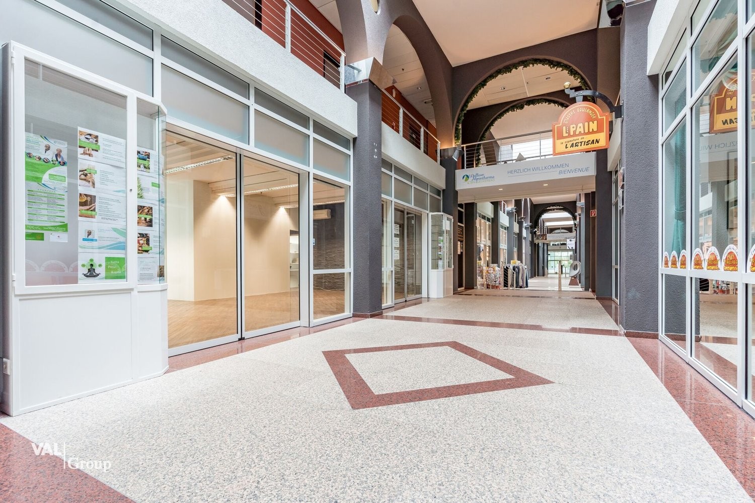 70m² commercial