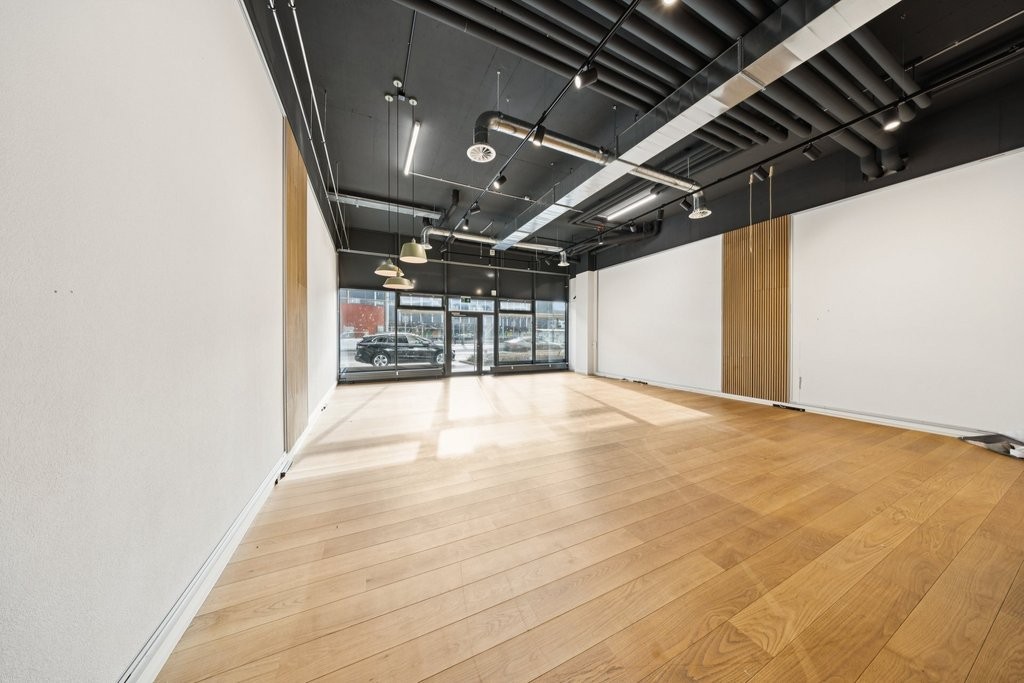 110m² office