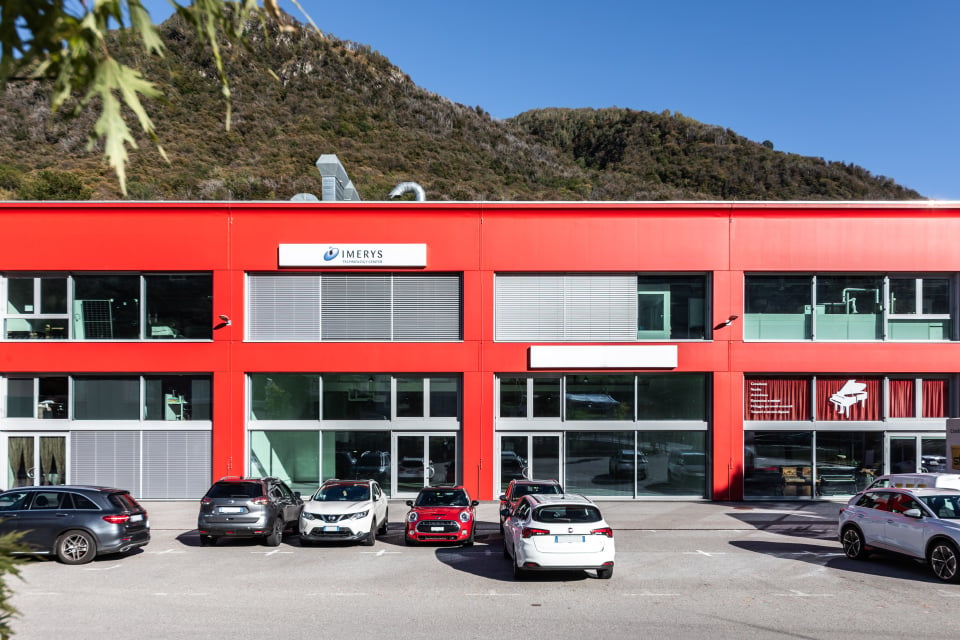 338m² department store