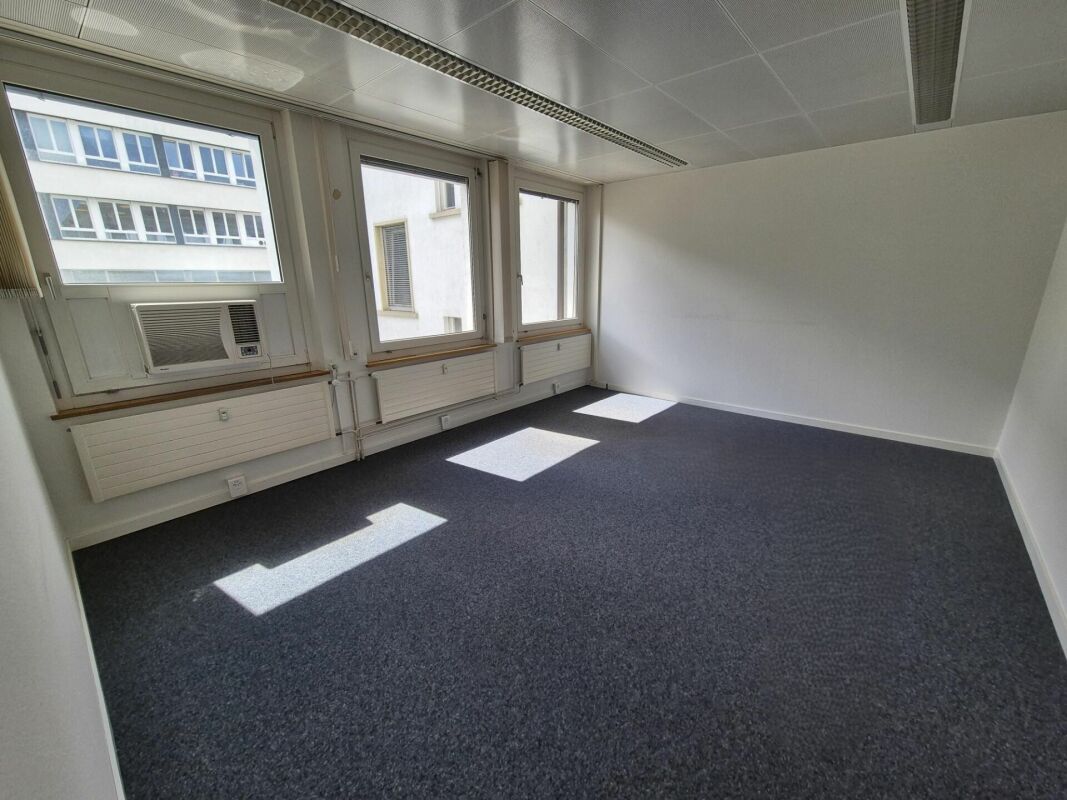 42m² office