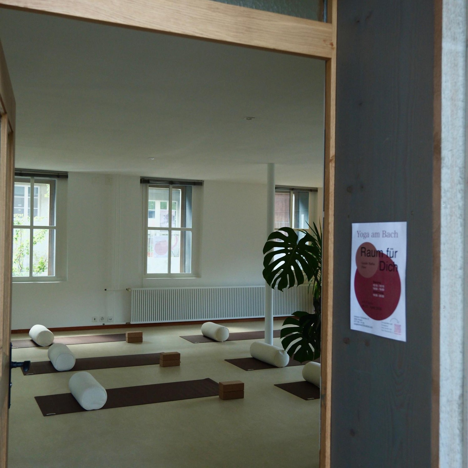 90m² commercial