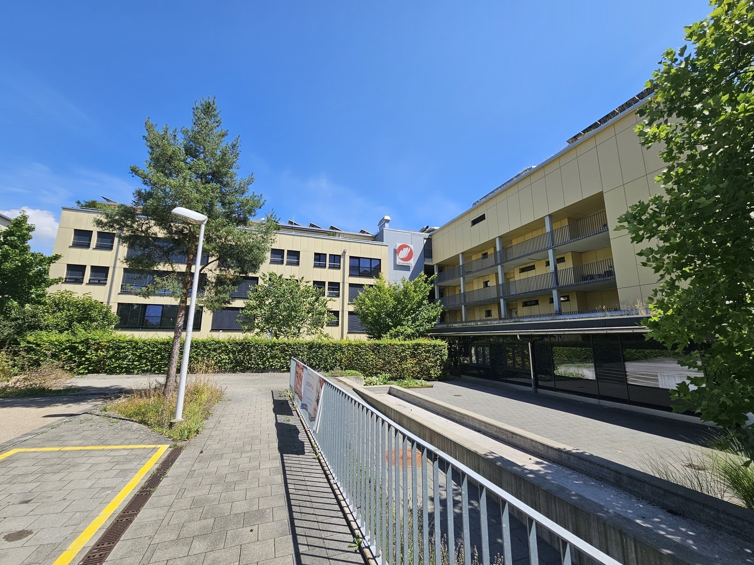 86m² commercial