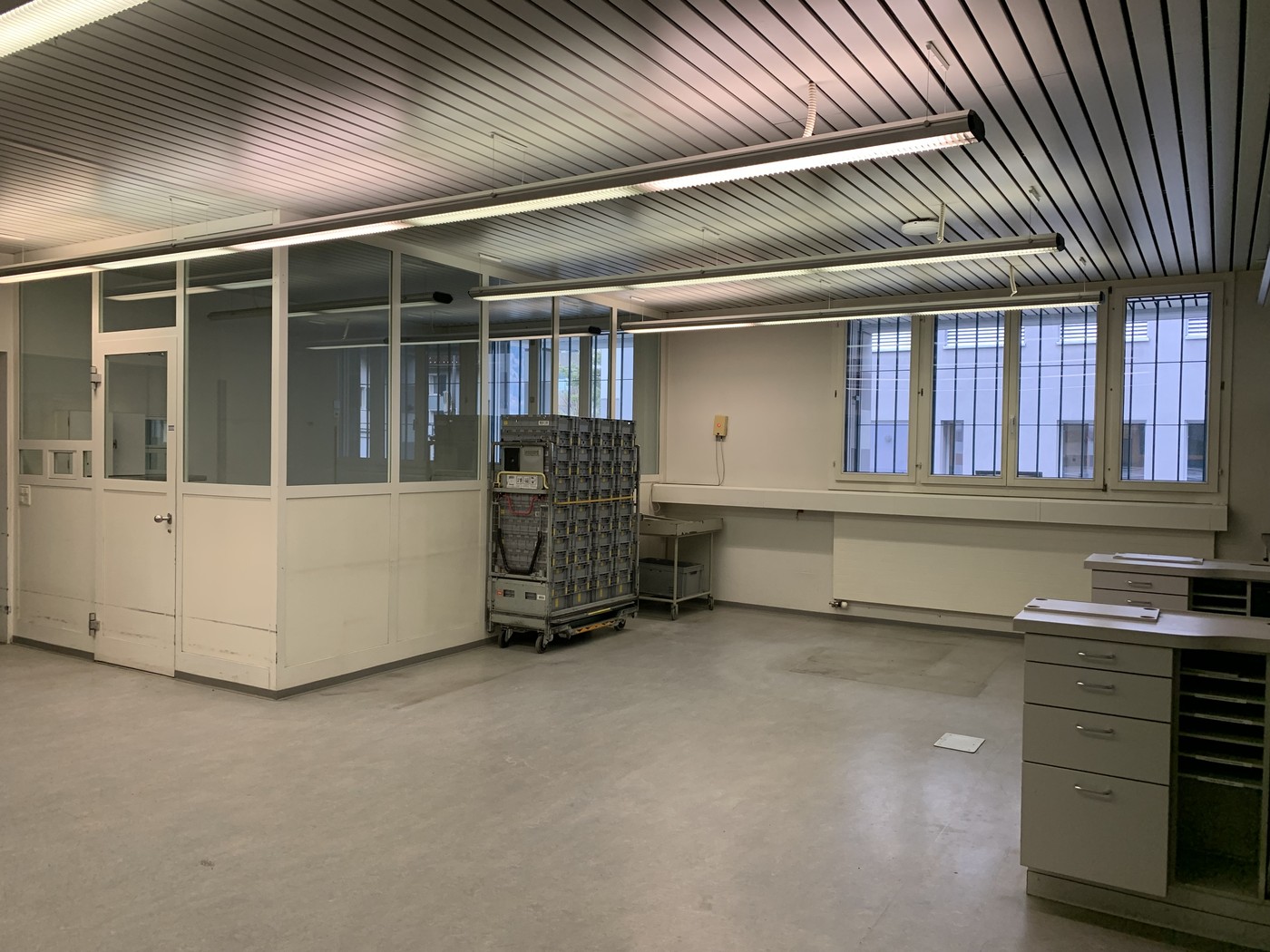 120m² commercial