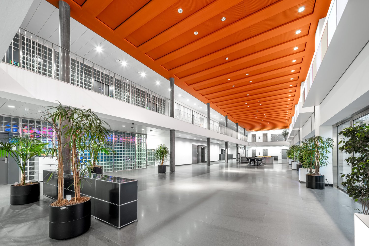 13000m² office