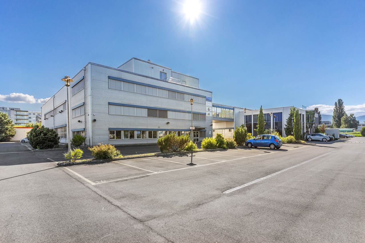 276m² office