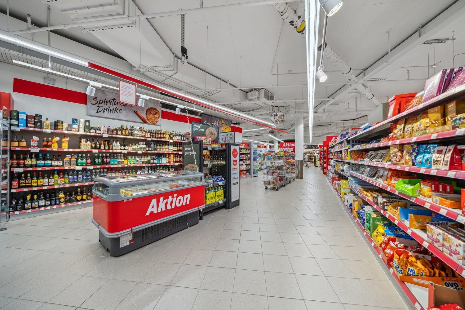 510m² shop