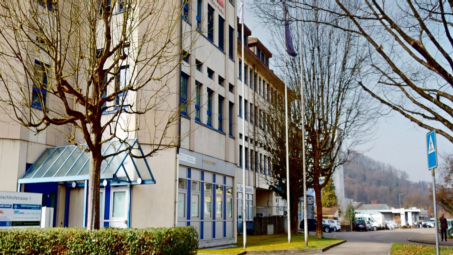 235m² commercial