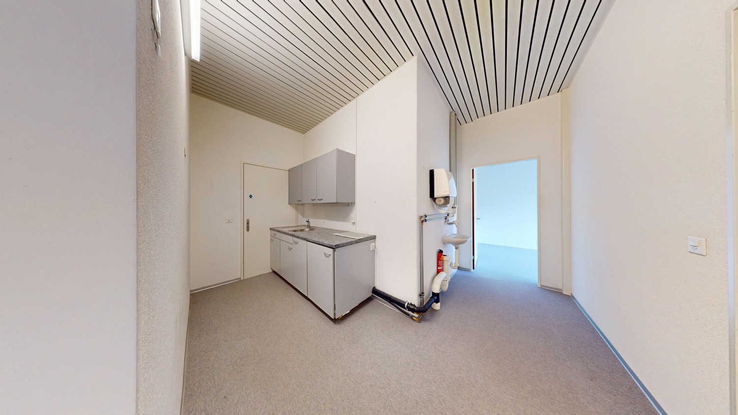 235m² commercial