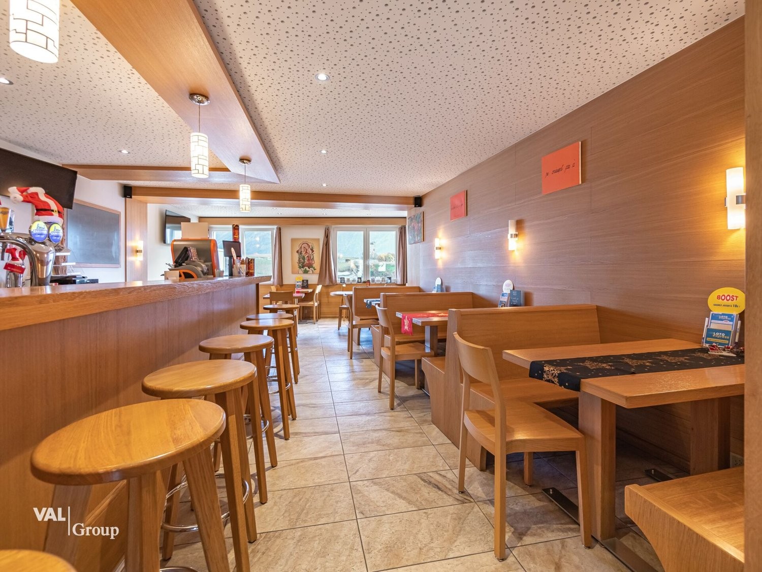 98m² shop