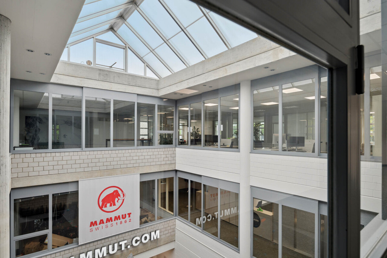 870m² commerciale