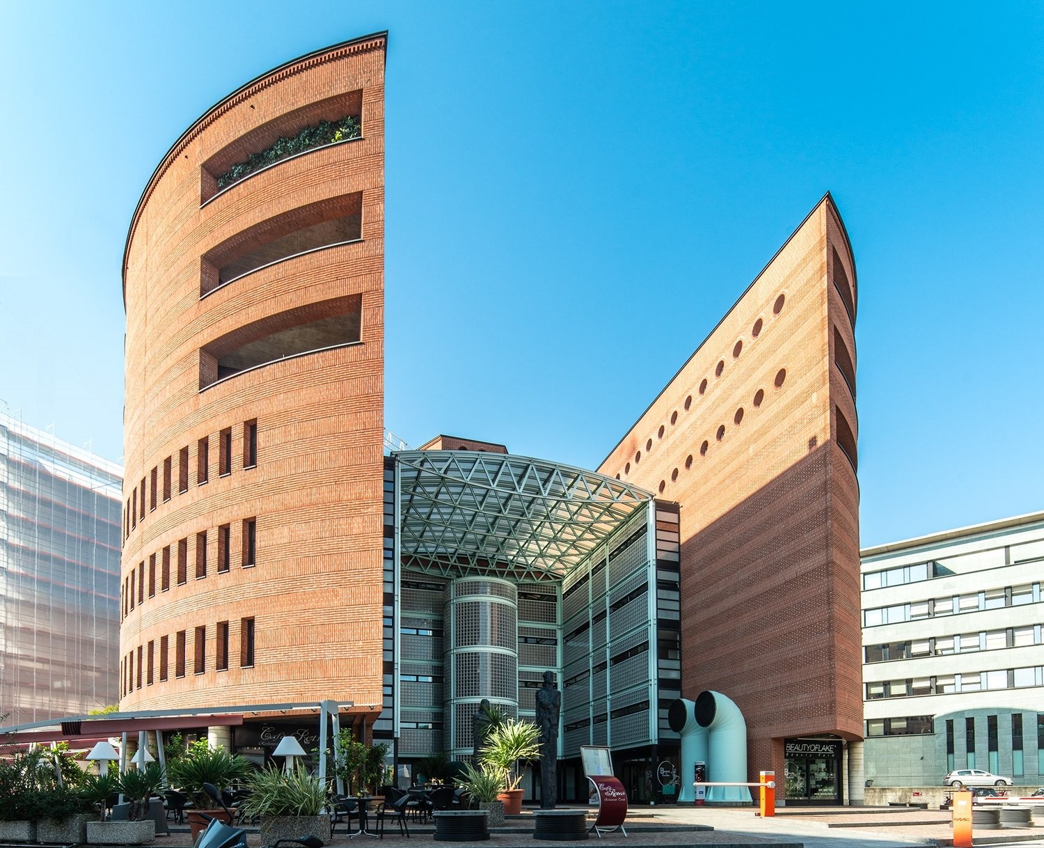 85m² office