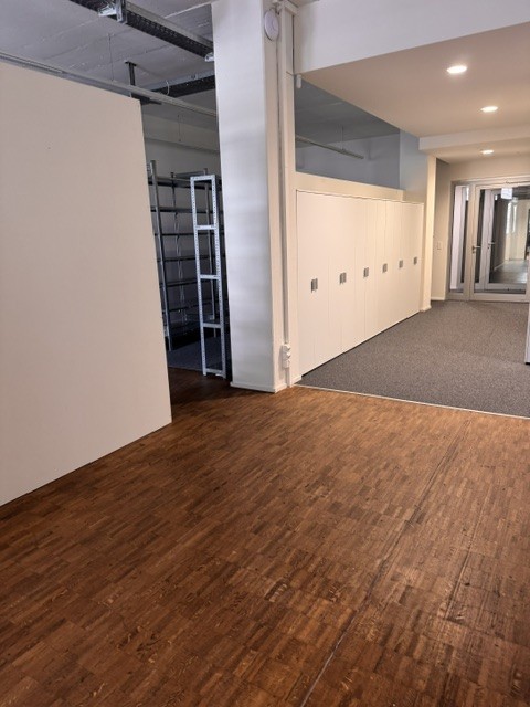 21-381m² commerciale