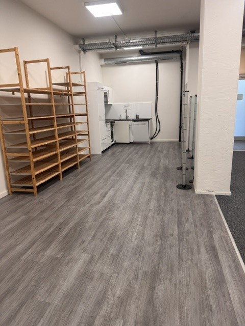 21-381m² commerciale