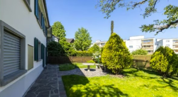 Casa di 7.5 locali a Oberrieden, ideale per vivere e lavorare, disponibile immediatamente
